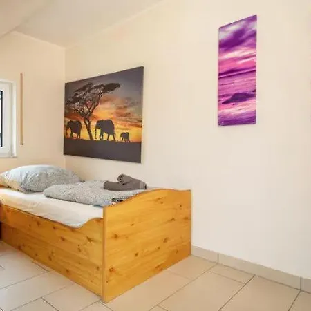 Deluxe Diamond פרידריכסהאפן